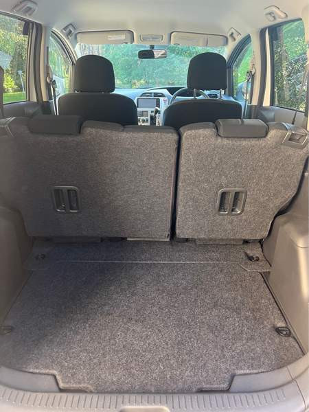 Toyota Ractis Рахе - изображение 6