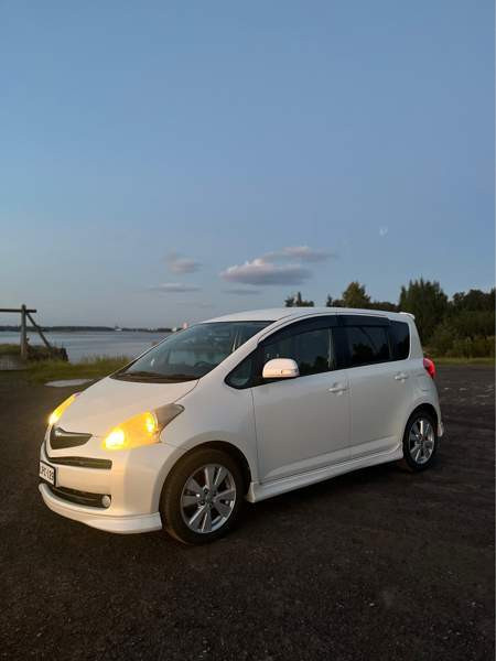 Toyota Ractis Рахе - изображение 3
