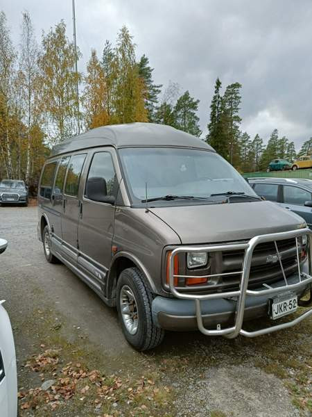 Chevrolet Starcraft Lohja - valokuva 1