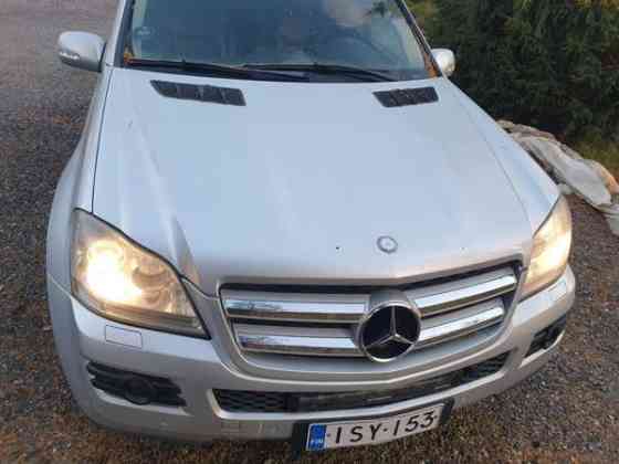 Mercedes-Benz GL Mustasaari