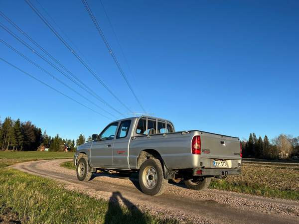 Mazda B2500 Lieto - valokuva 3