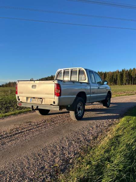 Mazda B2500 Lieto - valokuva 2