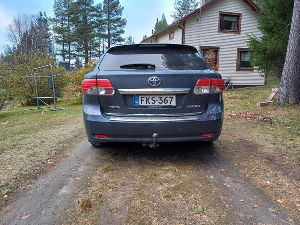 Toyota Avensis Pelkosenniemi – foto 4