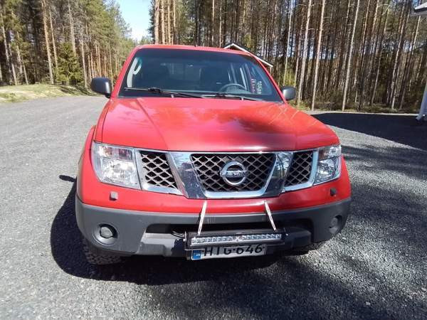 Nissan Navara Kruunupyy - valokuva 4