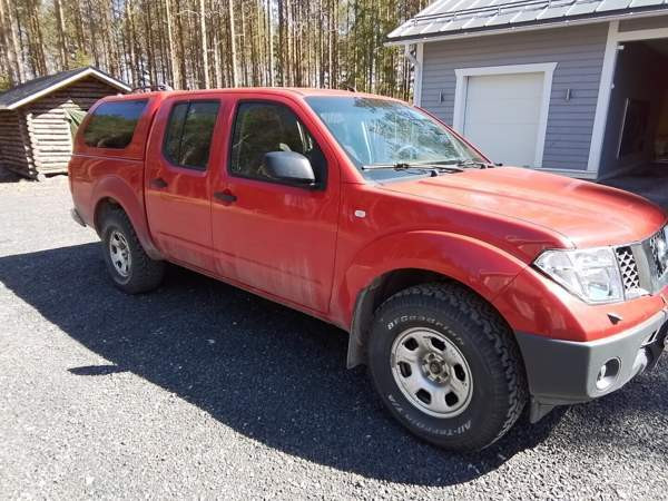 Nissan Navara Kruunupyy - valokuva 2