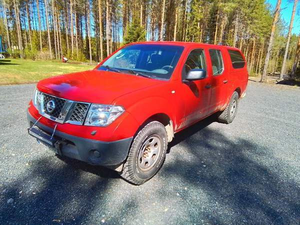 Nissan Navara Kruunupyy - valokuva 1