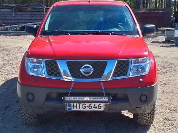 Nissan Navara Kruunupyy - valokuva 5