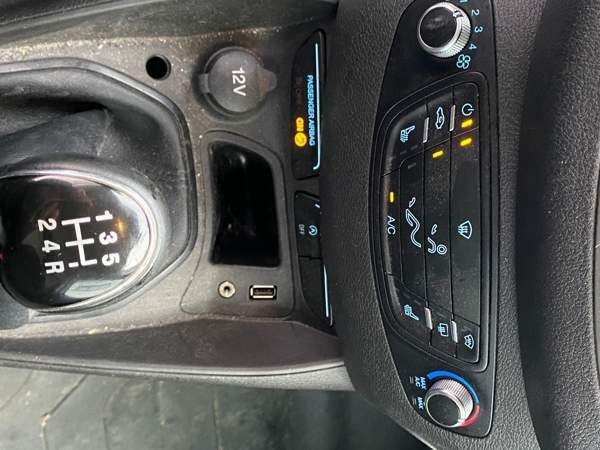 Ford Transit Courier Mäntsälä - valokuva 6