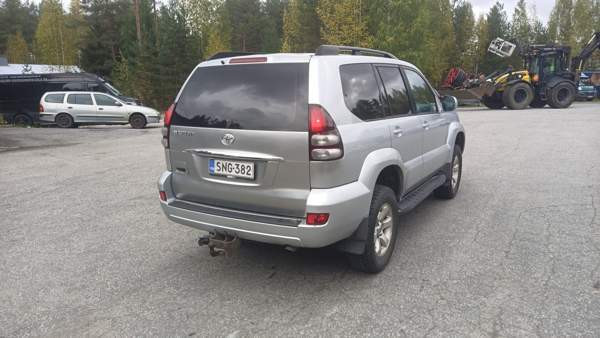 Toyota Land Cruiser Nilsiä - valokuva 4