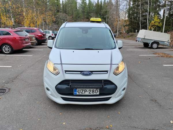 Ford Grand Tourneo Connect Tampere - photo 6