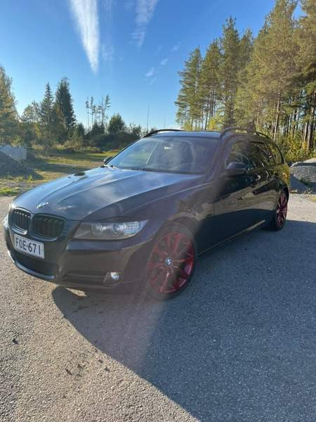 BMW 330 Urjala - valokuva 1