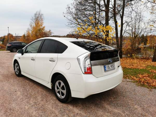 Toyota Prius Phev Espoo - valokuva 3