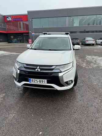 Mitsubishi Outlander PHEV Helsinki