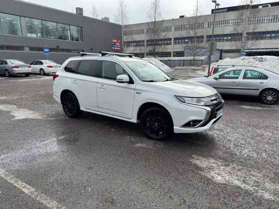 Mitsubishi Outlander PHEV Helsinki