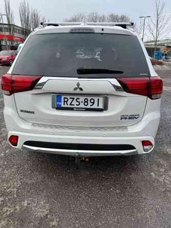 Mitsubishi Outlander PHEV Helsinki