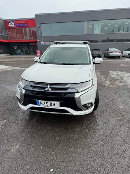 Mitsubishi Outlander PHEV Helsinki - изображение 1