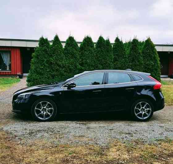 Volvo V40 Nousiainen