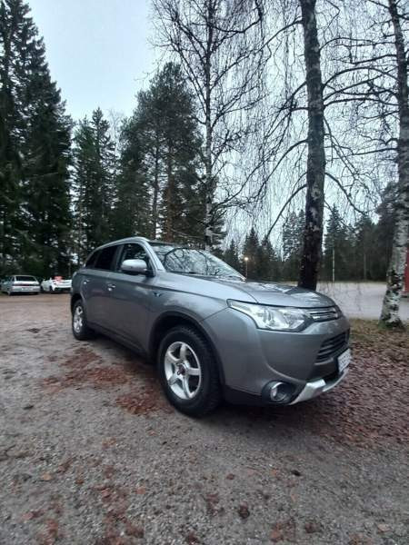 Mitsubishi Outlander PHEV Sarov – foto 1