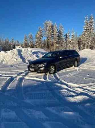 Mercedes-Benz E Muonio