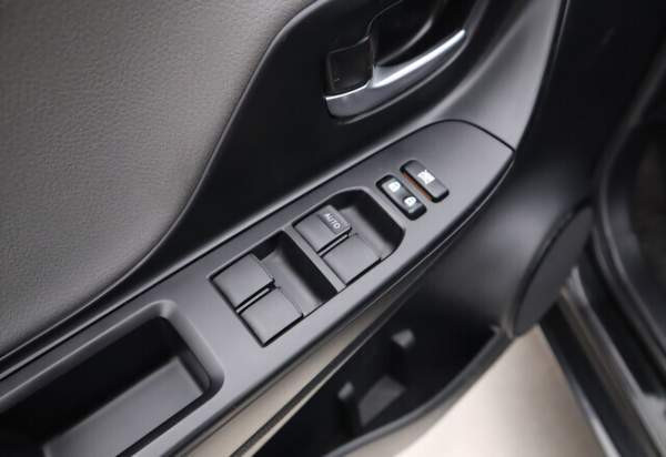 Toyota Yaris Raahe - valokuva 8