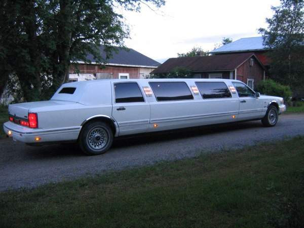 Lincoln Town Car Evijärvi - valokuva 2