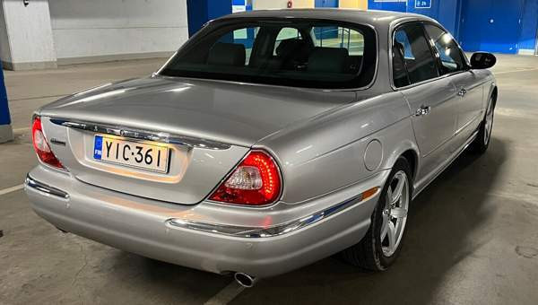 Jaguar XJ8 Helsinki - valokuva 3