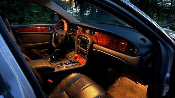 Jaguar XJ8 Helsinki - valokuva 8