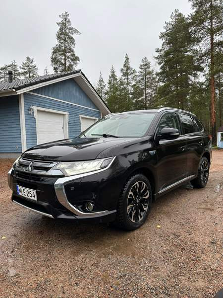 Mitsubishi Outlander PHEV Valkeala - изображение 1