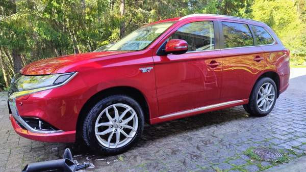 Mitsubishi Outlander PHEV Эспоо - изображение 7