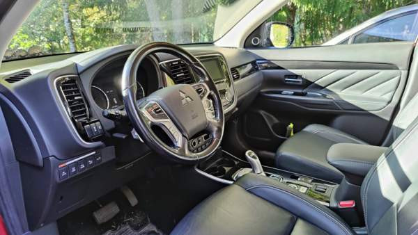 Mitsubishi Outlander PHEV Эспоо - изображение 8