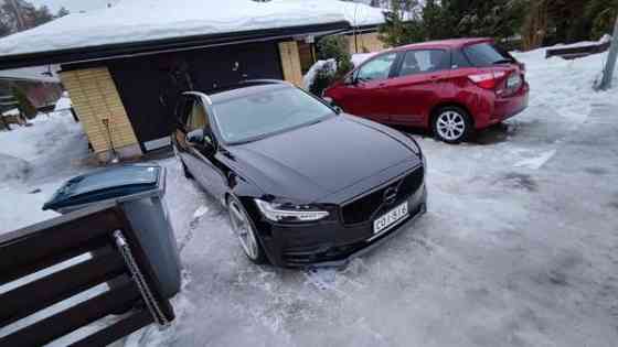 Volvo V90 Холлола