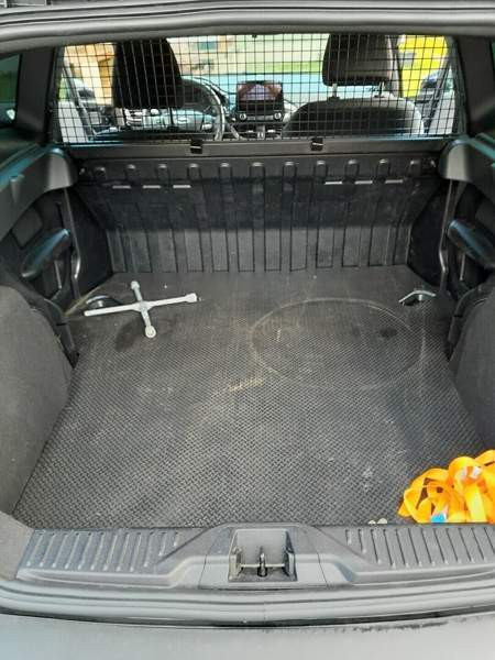 Ford Fiesta Van Posio - изображение 6