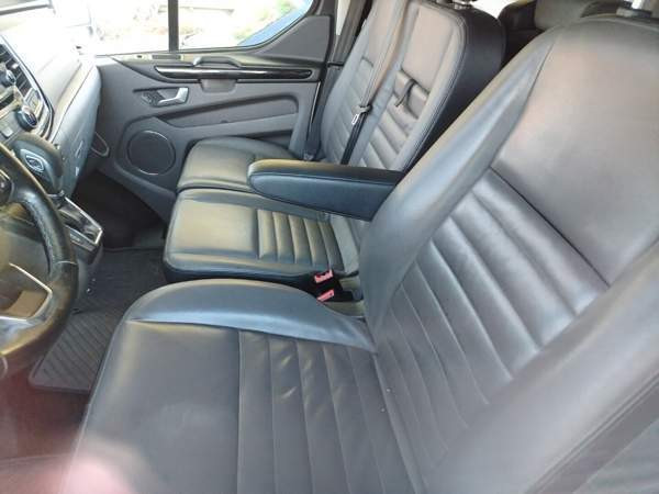 Ford Tourneo Custom Kaavi - valokuva 3