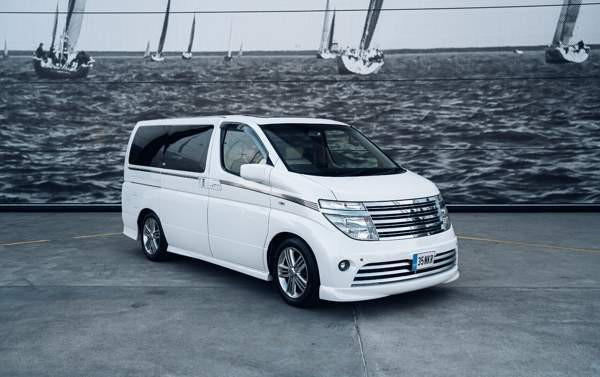 Nissan Elgrand Helsinki - изображение 1