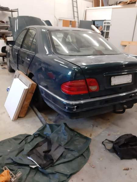 Mercedes-Benz 320 Macau - photo 2