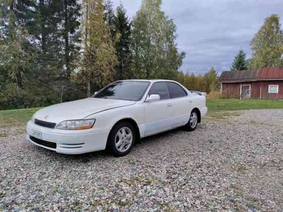 Lexus ES300 Posio