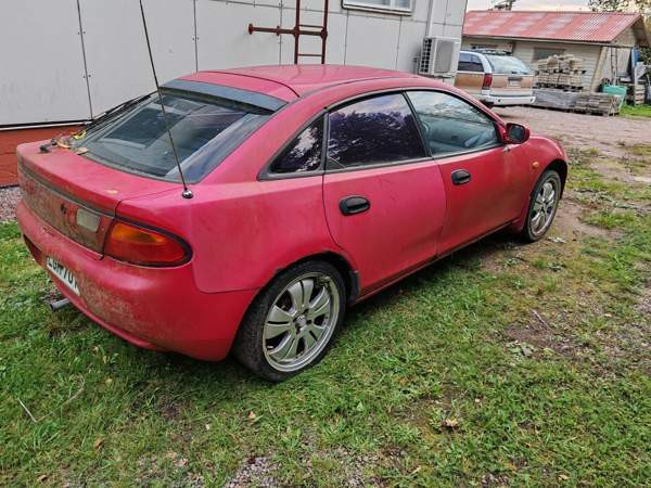 Mazda 323F Хамина - изображение 3