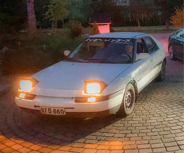 Mazda 323F Hyvinkää - valokuva 1