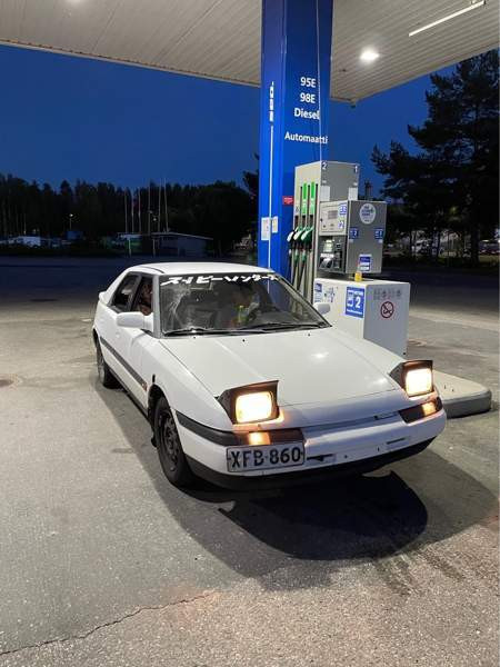 Mazda 323F Hyvinkää - valokuva 2