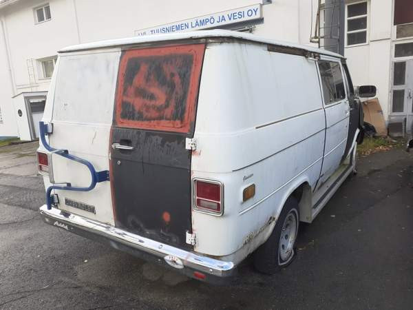 Chevrolet Chevy Van Tuusniemi - valokuva 3
