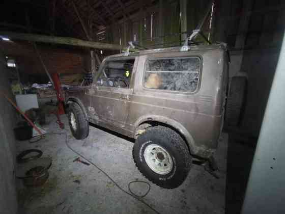 Suzuki SJ410 Pertunmaa