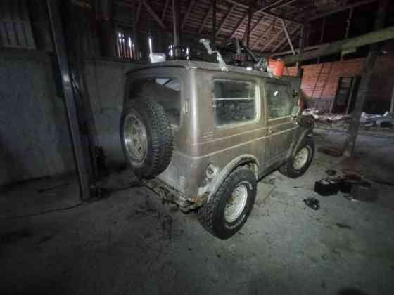 Suzuki SJ410 Pertunmaa