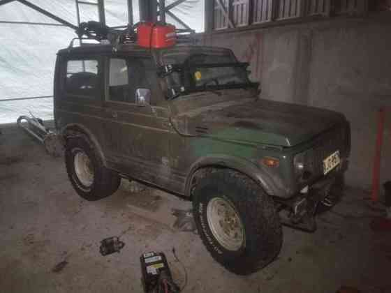 Suzuki SJ410 Pertunmaa