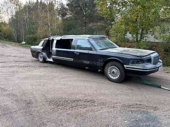 Lincoln Town Car Rauma