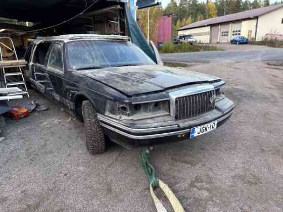 Lincoln Town Car Rauma