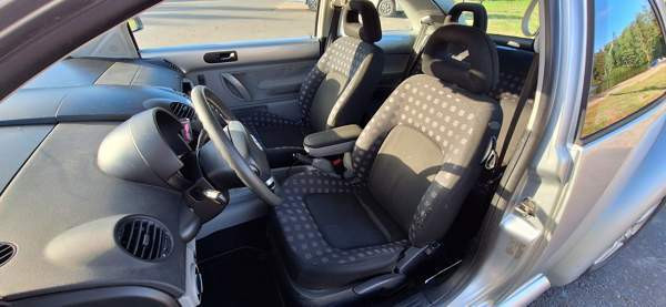 Volkswagen New Beetle Ugleural'skiy - valokuva 7