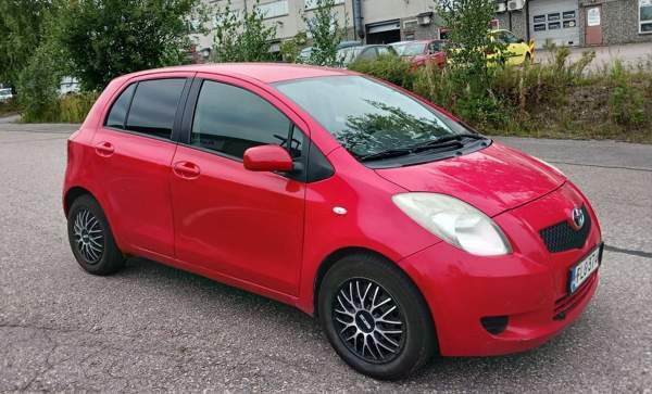 Toyota Yaris Vantaa - photo 1
