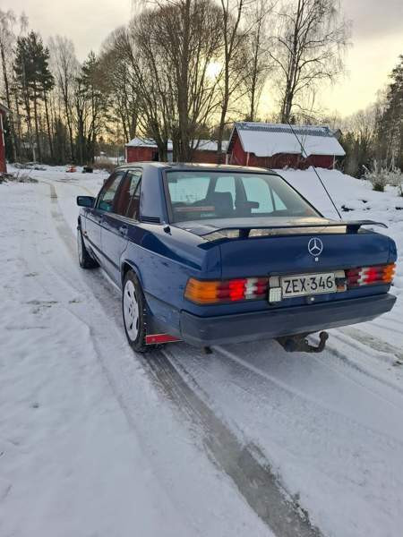 Mercedes-Benz 190 Siikainen - изображение 2