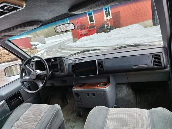 Chevrolet Astro Оулу - изображение 7