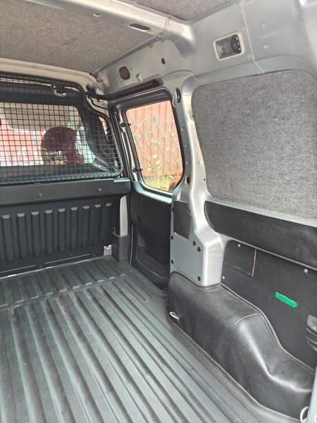 Citroen Berlingo Lons-le-Saunier - valokuva 3